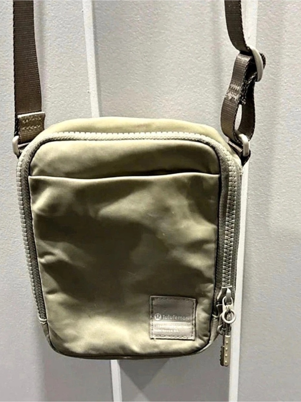 lululemon Easy Access Crossbody Bag 1.5L Tan/Beige